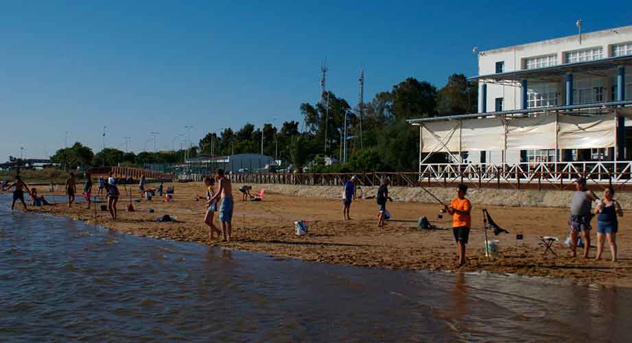 Todo un éxito fue el Concurso de Pesca 'Virgen del Carmen', celebrado en el RCMH en todas sus modalidades.