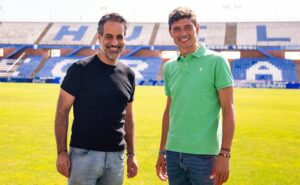 José Ángel González -izquierda-, nuevo director de Comunicación del Recre, junto a Jesús Vázquez, presidente de la entidad./ Foto: @recreoficial.