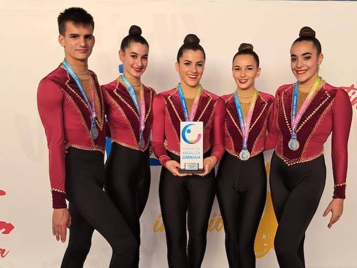 Conjunto Senior del Rítmico Colombino formado por Jesús Casado, Lucía Paiseo, Alba de la Hoz, Miriam Barreda y Alba Márquez.