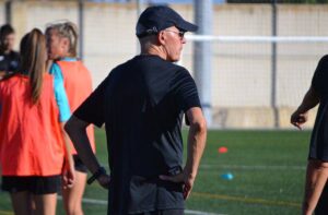 Antonio Toledo, entrenador del Sporting, dio descanso este domingo a sus jugadoras, que volverán el lunes a los entrenamientos. / Foto: @sportinghuelva.