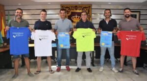 Un momento de la presentación del del XIX Memorial de Fútbol Playa 'Chico' que tendrá lugar el sábado en Punta Umbría.