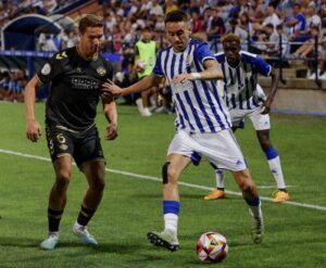 Iago Díaz se mostró muy incisivo en el tiempo que estuvo sobre el terreno de juego. / Foto: @recreoficial.