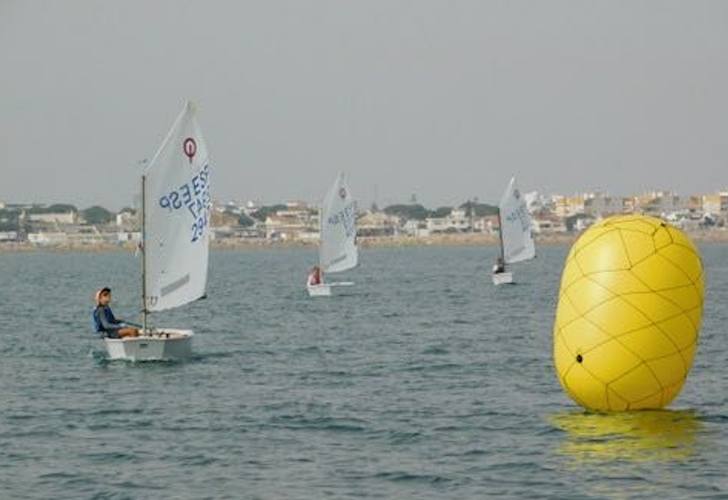 Una veintena de regatistas tomaron parte la semana pasada en la Regata Presidente y en el Memorial Ricardo Terrades.