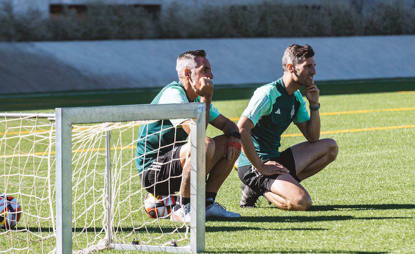 Abel Gómez ve a su equipo con opciones de puntuar en Ceuta si es capaz de “competir muy bien”. / Foto: @recreoficial.