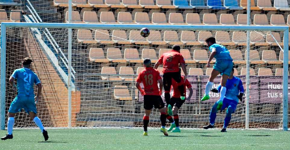 Triunfo trabajado del Ayamonte ante el Córdoba B que mantiene sus esperanzas de permanencia en Tercera Federación.