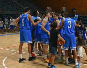 Derrota del Ciudad de Huelva en el amistoso disputado en Morón. / Foto: CD Huelva La Luz.