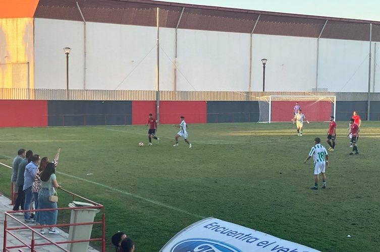 Empate entre el Cartaya y el Córdoba B en un encuentro competido y con alternativas. / Foto: @FranOliva1993.