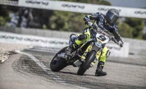 Brillante actuación del onubense Paquito Gómez en la prueba del Europeo de Supermotard en Alcarrás.