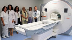 El Hospital Juan Ramón Jiménez forma a los profesionales para la primera nueva resonancia