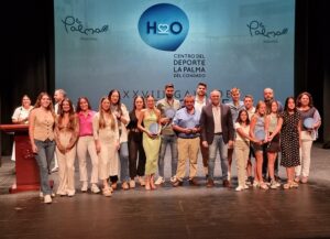 José Luís Huelva Leal y el equipo junior femenino de baloncesto mejores deportista de la temporada