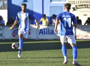 El Bollullos, a mantener su condición de invicto en el partido ante el Gerena. / Foto: @bollulloscf1933. 