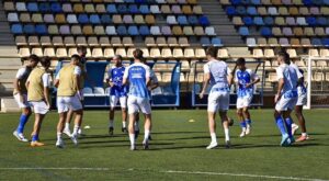 Un difícil partido espera al Bollullos este domingo con el Ciudad de Lucena. / Foto: @bollulloscf1933. 