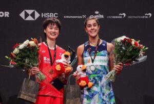 Carolina Marín, segunda en el Abierto de Dinamarca, junto a Chen Yu Fei, la ganadora del torneo. / Foto: Badminton Photo.