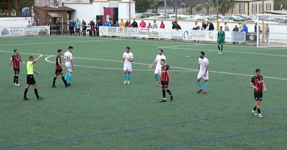 Derrota del Cartaya en el estadio Carlos Marchena ante el Cabecense. / Foto: Captura imagen RFAF TV.