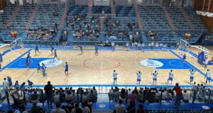 Prolegómenos del derbi en el Palacio de Deportes, ganado por el Ciudad de Huelva. / Foto: G. M. M.