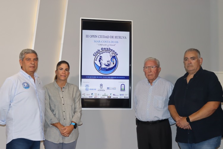 Un momento de la presentación del III Open de Pesca ‘Ciudad de Huelva Mar-Costa Dúos’ de este domingo.