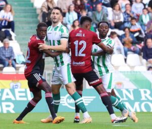 El Recre mostró más orden en defensa que en Ibiza, en especial en el primer periodo. / Foto: @recreoficial. 