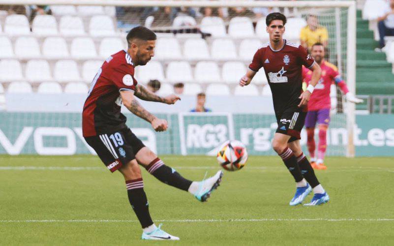 Antonio Domínguez y Alberto Trapero, dos de los componentes del primer plantel del Recre que no viajan a Tudela. / Foto: @recreoficial.