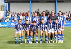 Formación inicial del Sporting de Huelva ante el Atlético de Madrid con quien perdió 0-2. / Foto: www.lfp.es.