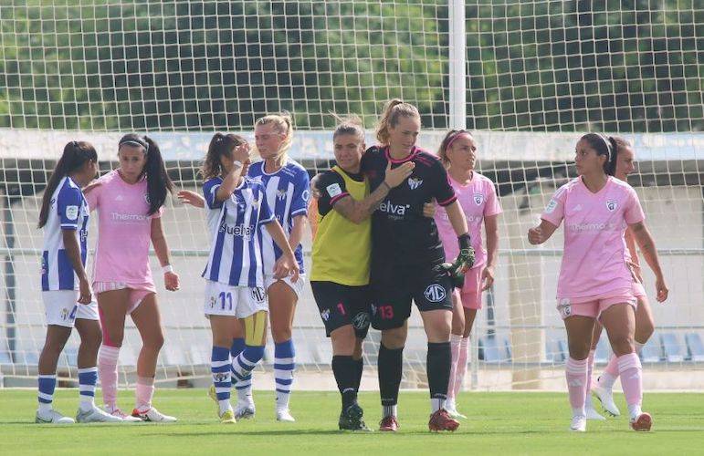 La eslovena Mersnik detuvo dos penaltis en el partido de este domingo ante el Madrid CFF. / Foto: www.lfp.es.