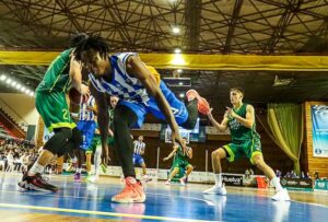 El Huelva Comercio Viridis necesitará de la magia del Andrés Estrada y mucho más en su partido del domingo ante el Zamora Enamora. / Foto: C. Verdier.