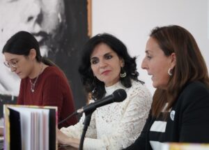 Mujeres a 200 Años Luz de Mari Paz Díaz