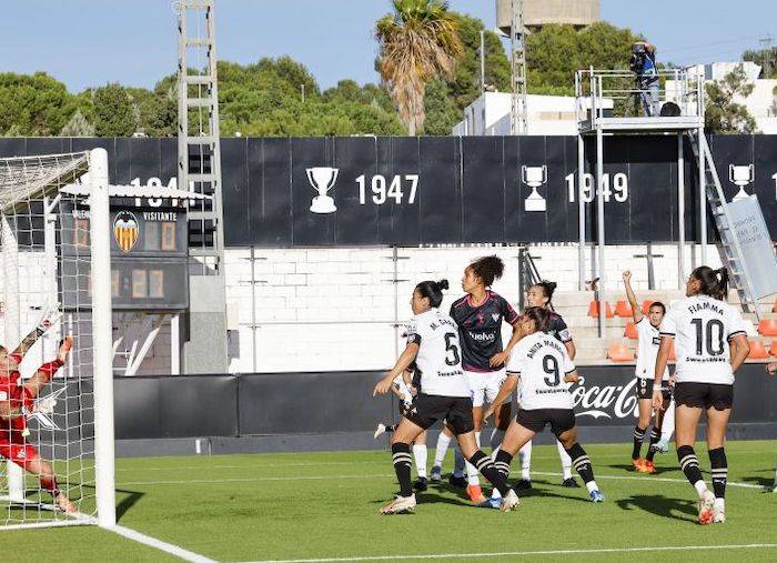 Nuevo partido gris del Sporting de Huelva, derrotado esta vez en Valencia. / Foto: www.lfp.es.