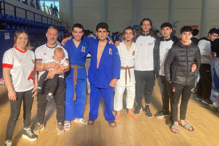 Representantes del Huelva TSV Judo en el Trofeo Colombino que ha tenido lugar este fin de semana en Palos de la Frontera. / Foto: @JudoHuelva1.