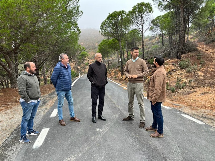 Asfaltado de la vía que une Nerva con La Granada de Riotinto