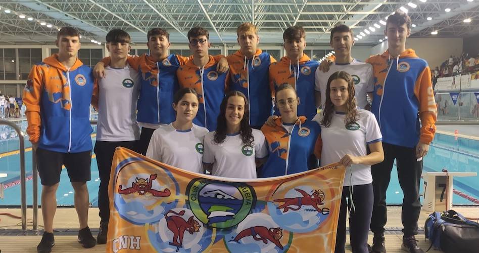 Componentes del CN Huelva que han participado en el XXXVIII Campeonato de Andalucía Absoluto-Junior de Invierno. / Foto: @CNHUELVA.