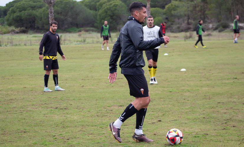 El San Roque han preparado con ganas el partido de este domingo ante el UCAM Murcia, en el que está obligado a ganar. / Foto: @SanRoqueLepe.