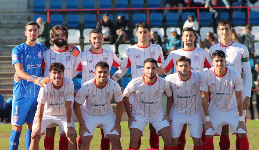 Formación inicial de La Palma en el partido celebrado en Cartaya. / Foto: @LaPalmaCF.