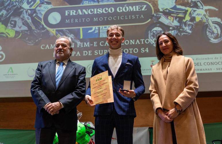 'Paquito' Gómez fue uno de los galardonados en la Gala Anual de la Federación Andaluza de Motociclismo (FAM).