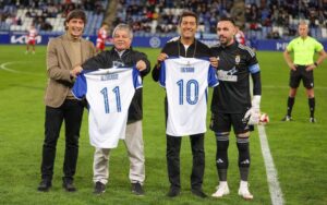 Un momento del homenaje tributado a dos leyendas del Recre, Alzugaray y Luzardo. / Foto: @recreoficial.