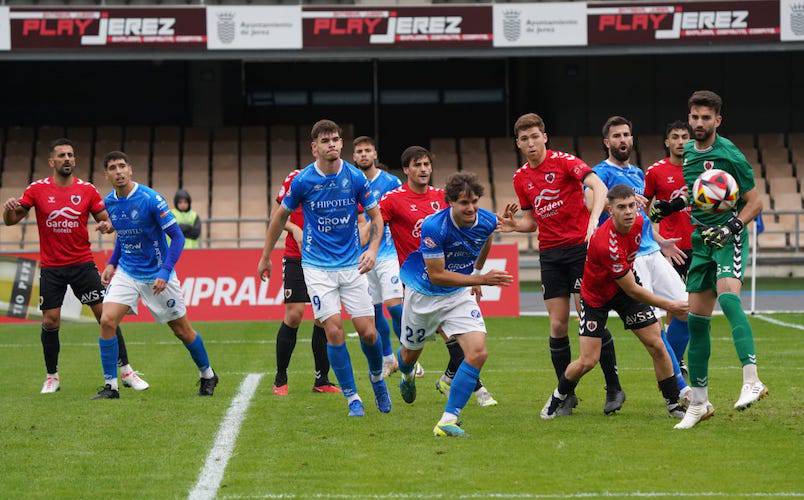 Un difícil partido espera este sábado al Cartaya ante un Xerez DFC en alza y que lleva nueve jornadas sin perder. / Foto: Diario de Jerez.