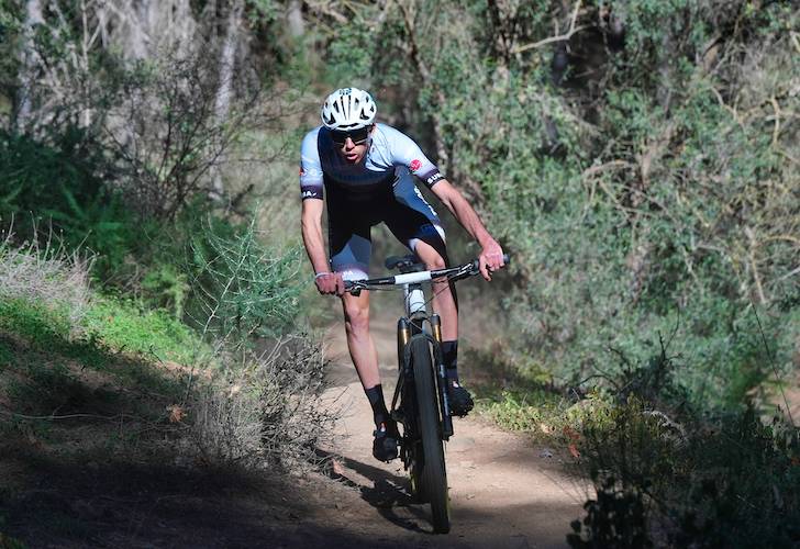 El turolense Roberto Bou, ganador de la Titan Desert 2023, llega al conjunto malagueño tras 11 años en Cannondale.