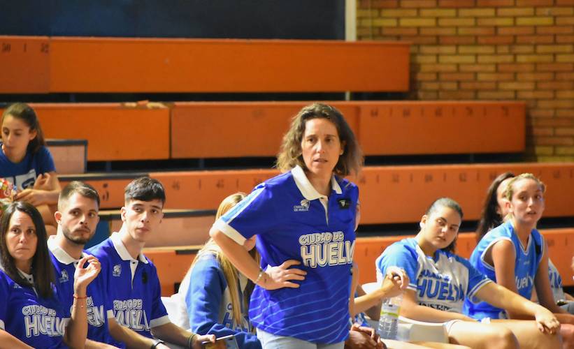 Derrota del Ciudad de Huelva en su estreno en la Fase de Ascenso a la Liga Femenina 2 de baloncesto. / Foto: CD Huelva La Luz.