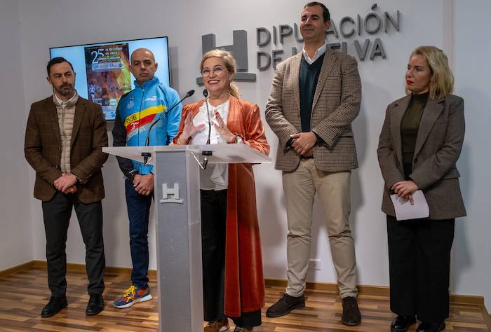 Un momento de la presentación de la XXV Carrera Nocturna 'San Antonio Abad' que va a tener lugar este próximo sábado en Trigueros.