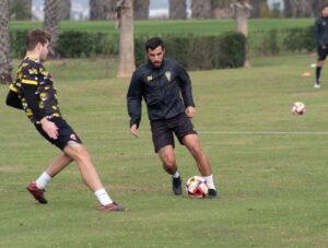 El San Roque espera sumar los tres puntos en su partido del domingo con el Orihuela para empezar 2024 de la mejor manera posible. / Foto: @SanRoqueLepe.