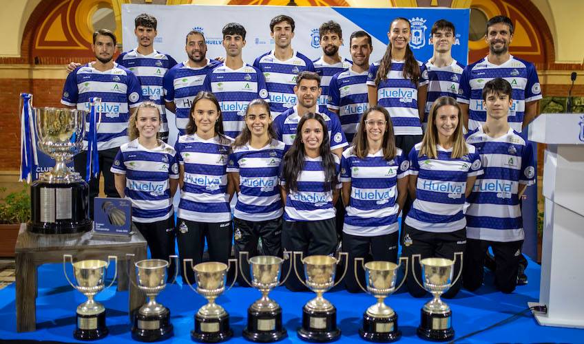 Los equipos del Club Bádminton IES La Orden de la Liga Nacional de Clubes Primera Plata y Primera Bronce que afrontan en Huelva la segunda jornada de competición. / Foto: @CBIESLAORDEN.