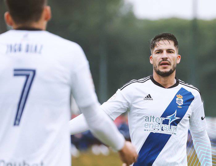 Caye Quintana fue el autor del gol del Recre en el amistoso disputado en Albufeira con el Schalke 04. / Foto: @recreoficial.