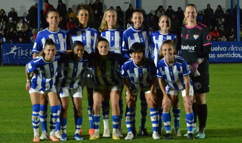 Formación del Sporting de Huelva en su partido ante el Sevilla que acabó perdiendo por 1-3. / Foto: @sportinghuelva.