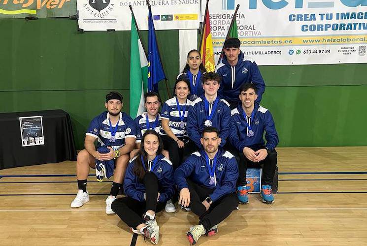 Representantes del IES Bádminton en La Orden que han firmado una brillante actuación en el 1º Andalucía Top TTR Andalucía de Humilladero. / Foto: @CBIESLAORDEN.