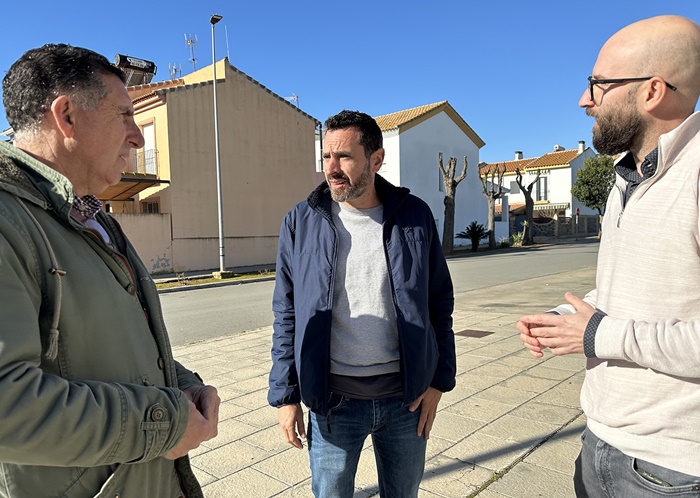 Los técnicos municipales de Urbanismo explican que al haberse hecho el proyecto del nuevo alumbrado, se ha incluido todos los cuadros de todas las zonas.