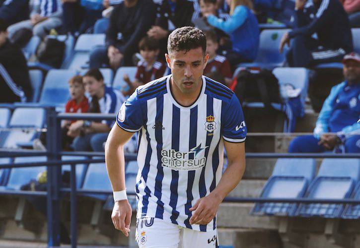 Álvaro Bustos, en el partido del domingo pasado en el Nuevo Colombino ante el Melilla. / Foto: @recreoficial.