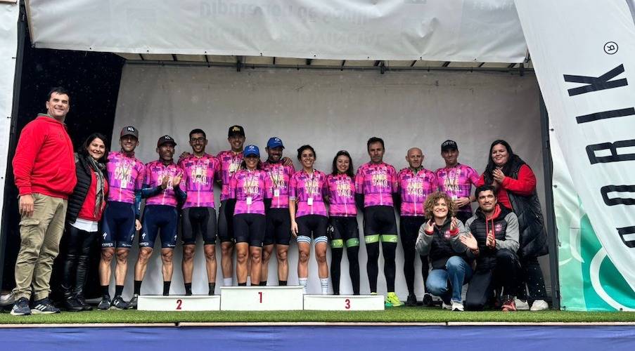 Los ganadores del VIII Desafío Andévalo 2bikes que ha tenido lugar durante el fin de semana en San Bartolomé de la Torre y El Granado.