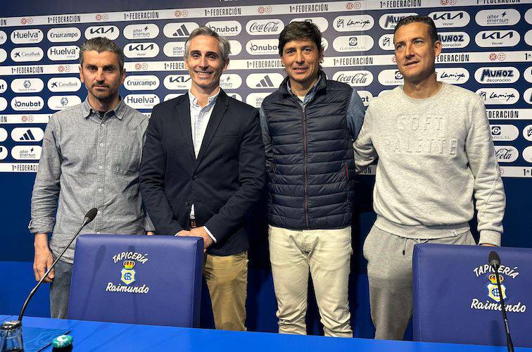 Un momento de la presentación del proyecto que une al Recreativo y a la Universidad de Huelva. / Foto: @recreoficial.