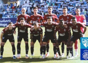 Formación inicial del Recre en Málaga, donde un mal comienzo de partido le condenó a la derrota. / Foto: @recreoficial.