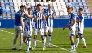 Los jugadores del Recre esperan seguir sumando con una victoria ante el San Fernando en el Iberoamericano Bahía Sur. / Foto: @recreoficial.