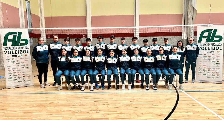 Las selecciones de Huelva, masculina y femenina, que van a tomar parte en el Andaluz de Selecciones Provinciales de Voleibol Infantil-Memorial Pilar García Morales.